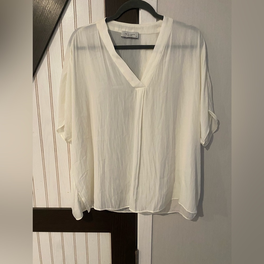Elegant‎ White V-Neck Blouse Lola & Sofie Size Medium Semi Sheer NWT